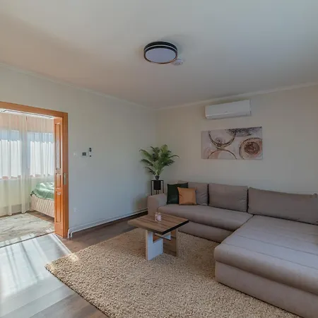 Apartment Rezkakas - *