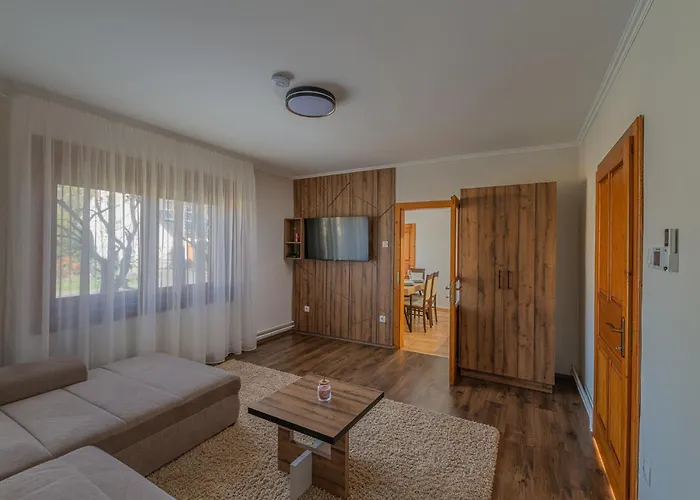 Rezkakas - Apartament Gyula